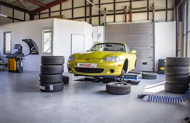 Přezouvání pneumatik na voze Mazda MX-5